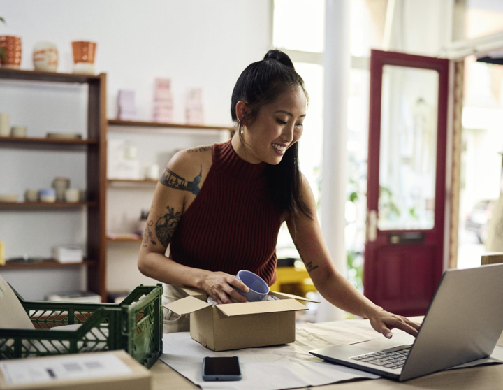 woman with laptop -> energy transformation