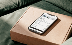 a phone with an open Riverty app 
