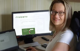 Simone Anders working from home
