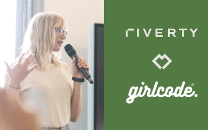 Women in Tech next to Riverty and GirldCode logo