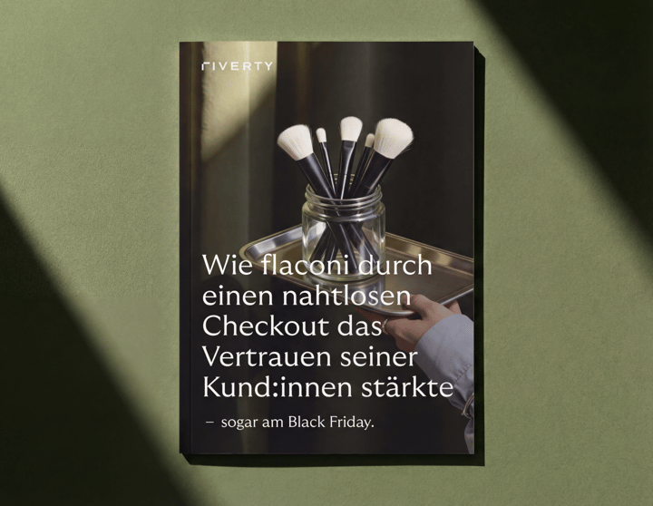 Case-Study-Cover mit Make-up-Pinseln und deutschem Titel über flaconis nahtlosen Checkout.