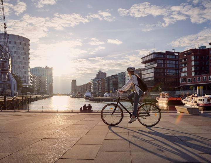 women-on-bike